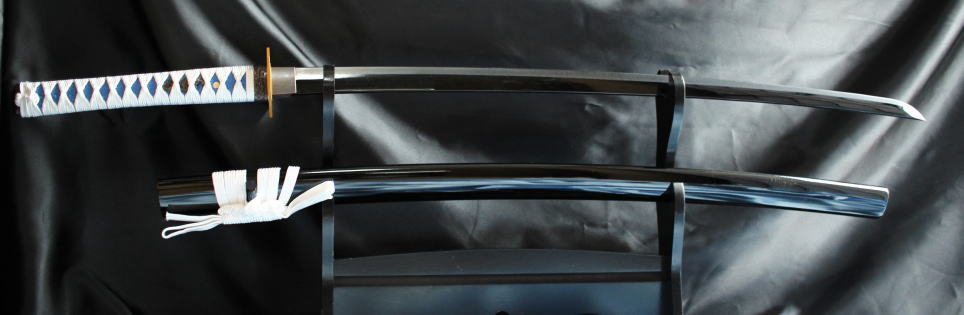 鬼滅の刃・富岡義勇の刀を連想させる本格的な水の刀。富岡義勇のコスプレにもおすすめ。