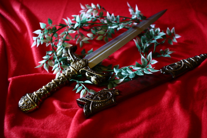 西洋剣の販売。FateやFFのコスプレの剣に人気！