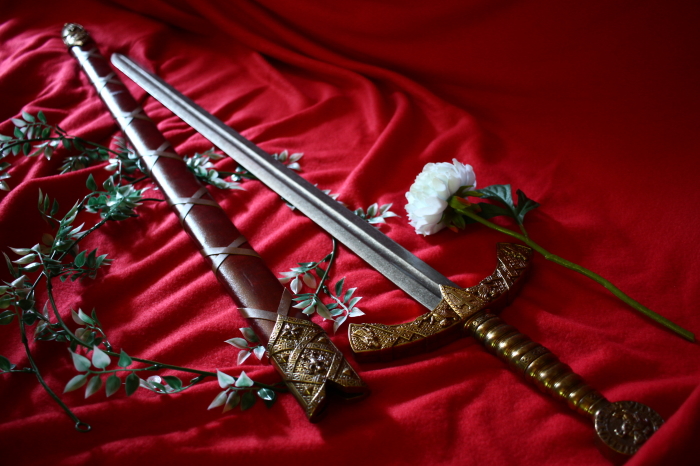 大型の西洋剣の販売。FateやFFのコスプレ剣やロングソードでおすすめ！